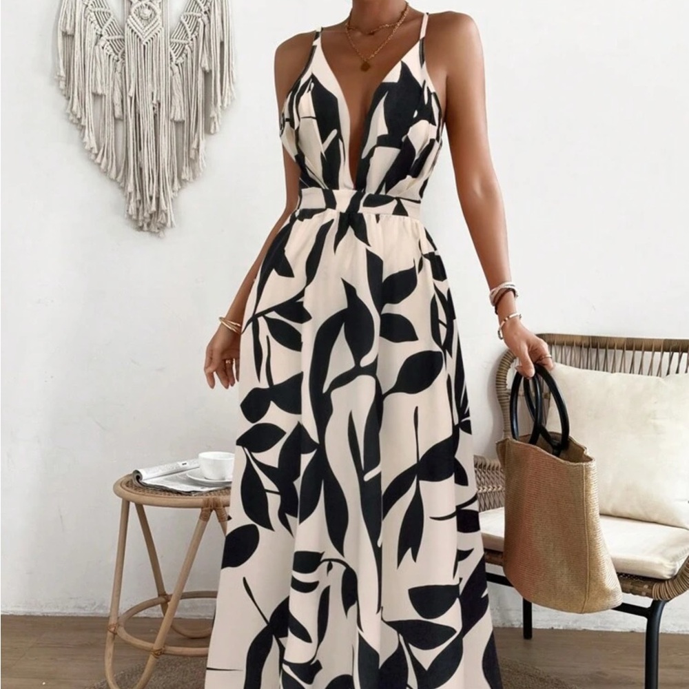 Elegant Black and Cream Maxi Dress